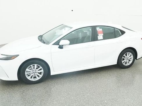 New 2026 Toyota Camry LE image 2