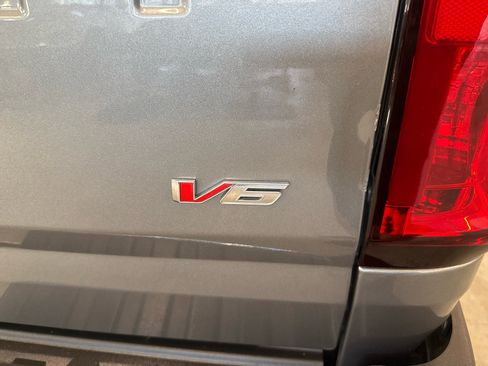 Used 2022 Chevrolet Colorado W/T w/ WT Convenience Package image 76