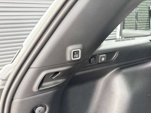 Used 2025 Jeep Grand Cherokee Limited w/ Black Appearance Package image 14