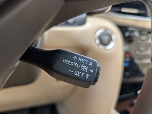 Used 2018 Lexus LX 570 4WD image 16