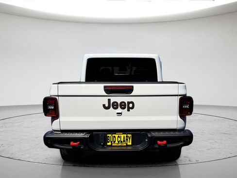Used 2024 Jeep Gladiator Rubicon AWD/4WD image 4