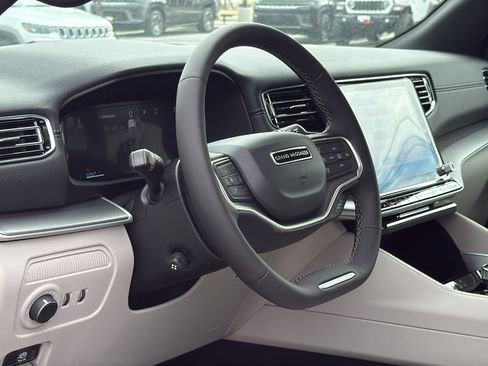 New 2026 Jeep Grand Wagoneer L 2WD image 10