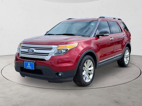Used 2014 Ford Explorer XLT w/ Equipment Group 202A AWD/4WD image 1