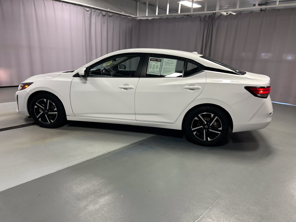 Used 2025 Nissan Sentra SV FWD image 4