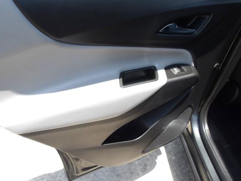 Used 2020 Chevrolet Equinox LS w/ LS Convenience Package FWD image 16