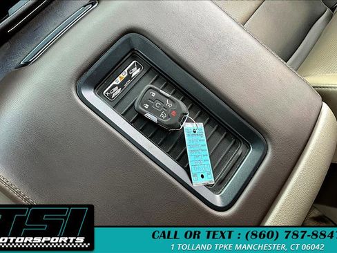 Used 2018 Chevrolet Suburban Premier image 11