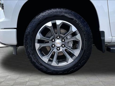 Used 2025 Chevrolet Silverado 1500 High Country w/ Technology Package AWD/4WD image 22