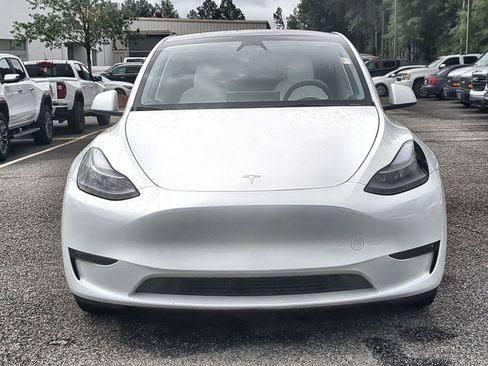 Used 2023 Tesla Model Y 2WD image 3