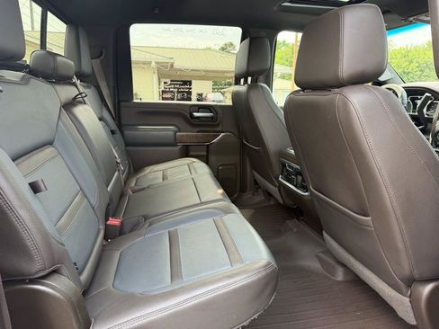 Used 2022 GMC Sierra 2500 Denali w/ Denali Ultimate Package AWD/4WD image 16