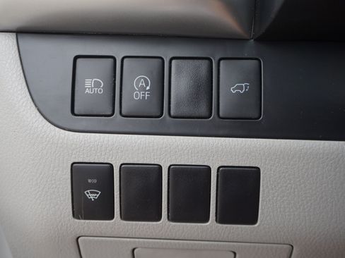 Used 2017 Toyota Highlander XLE AWD/4WD image 18