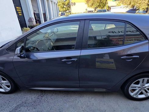 Used 2022 Toyota Corolla SE FWD image 2