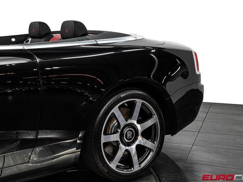 Used 2017 Rolls-Royce Dawn RWD image 17