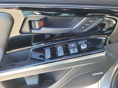 Used 2023 Subaru Solterra AWD image 23