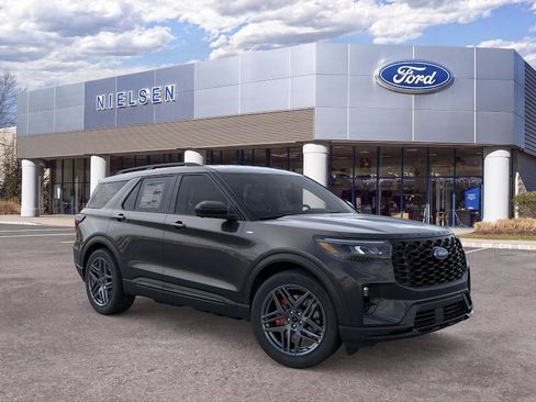 New 2026 Ford Explorer ST-Line w/ ST-Line Street Pack AWD/4WD image 7