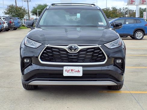 New 2026 Toyota Highlander Platinum AWD/4WD image 2