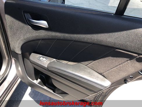 Used 2020 Dodge Charger SXT w/ Blacktop Package image 19