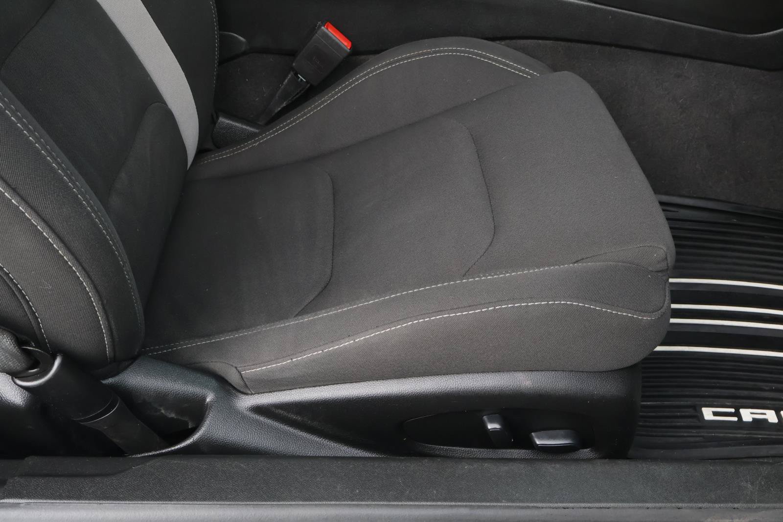 Used 2020 Chevrolet Camaro LT w/ Technology Package RWD image 15