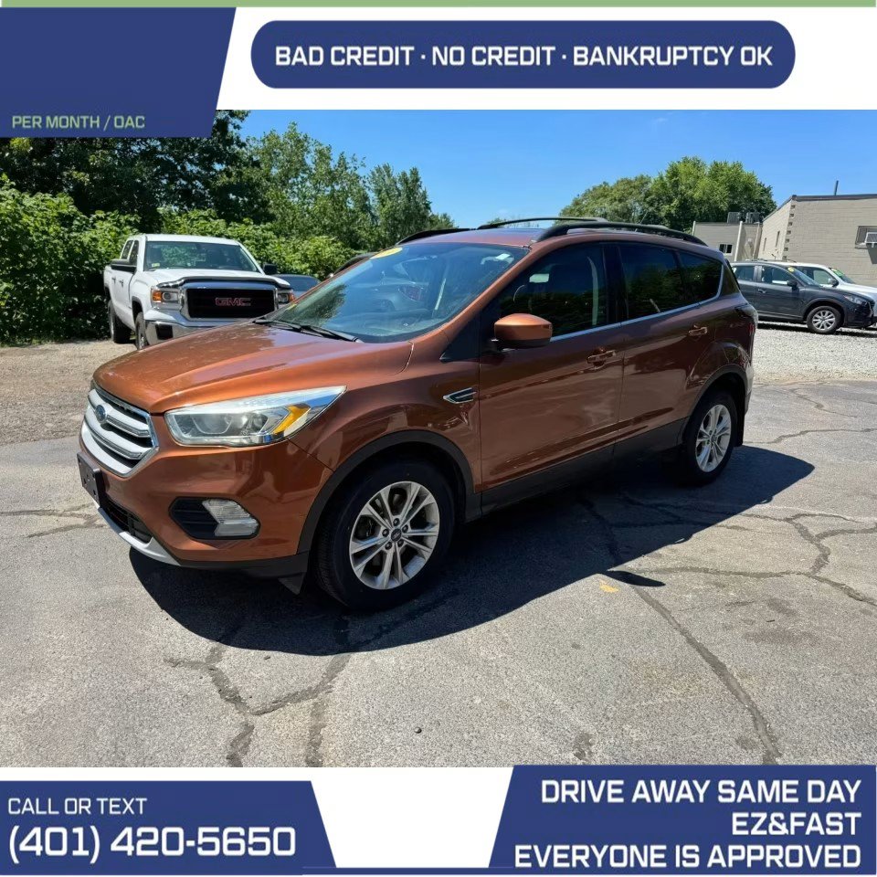 Used 2017 Ford Escape SE w/ SE Leather Comfort Package AWD/4WD image 2
