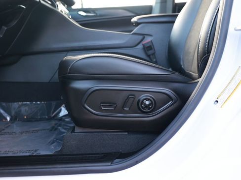 New 2025 Jeep Grand Cherokee Altitude image 14