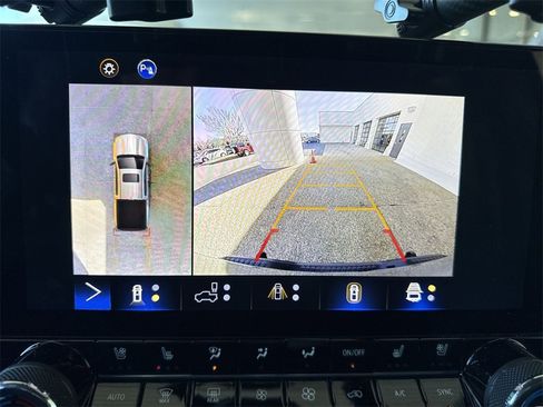 Certified 2024 Chevrolet Colorado ZR2 w/ ZR2 Bison Edition image 15