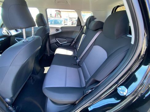 Used 2025 Kia Soul LX w/ LX Technology Package image 35