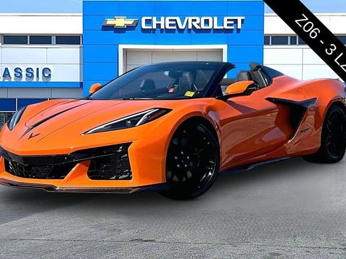 Used 2023 Chevrolet Corvette Z06 RWD image 3