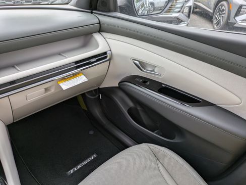 New 2026 Hyundai Tucson Limited image 17