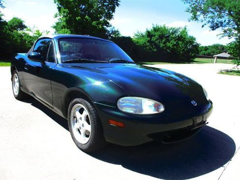 Used 2002 MAZDA MX-5 Miata SE image 2