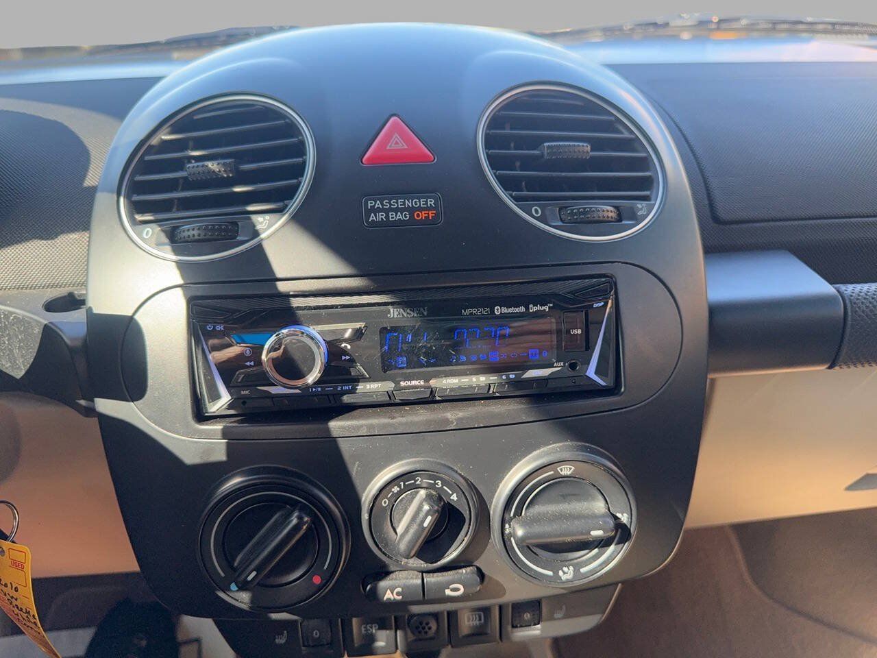 Used 2010 Volkswagen Beetle Convertible FWD image 33