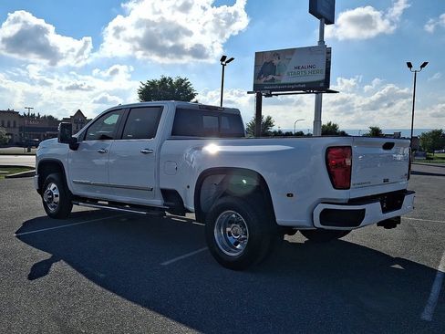 Used 2026 Chevrolet Silverado 3500 High Country w/ High Country Premium Package AWD/4WD image 4