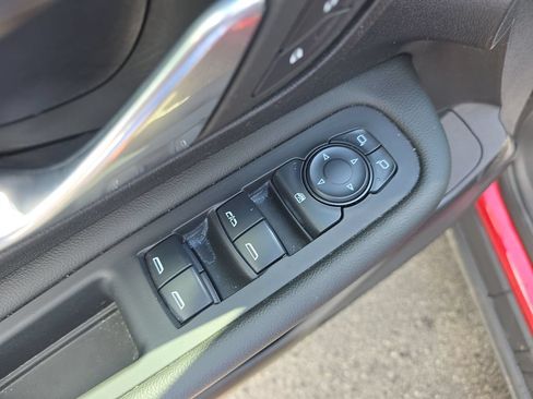 Used 2024 GMC Terrain SLE w/ Driver Convenience Package FWD image 24