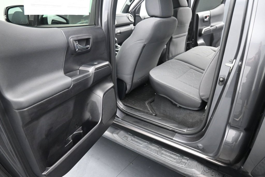Used 2019 Toyota Tacoma TRD Off-Road AWD/4WD image 15