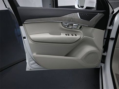 New 2025 Volvo XC90 B6 Plus w/ Protection Package Premier image 20