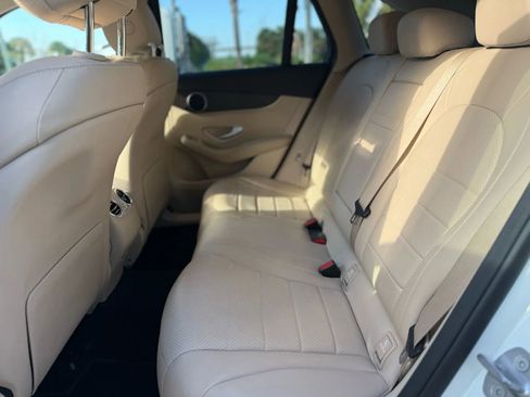Used 2018 Mercedes-Benz GLC 300 4MATIC image 18