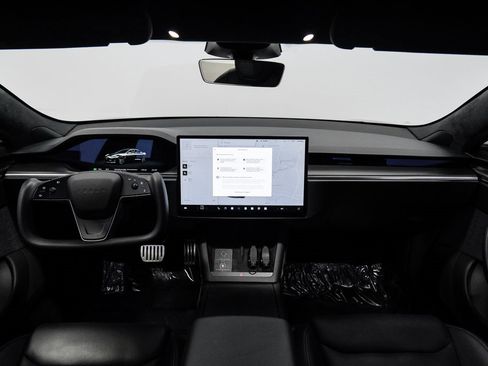Used 2022 Tesla Model S Plaid image 18
