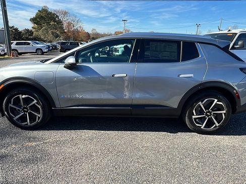 New 2026 Chevrolet Equinox EV LT image 8