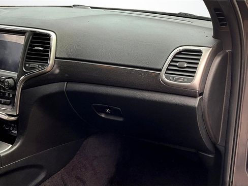 Used 2018 Jeep Grand Cherokee Altitude image 25