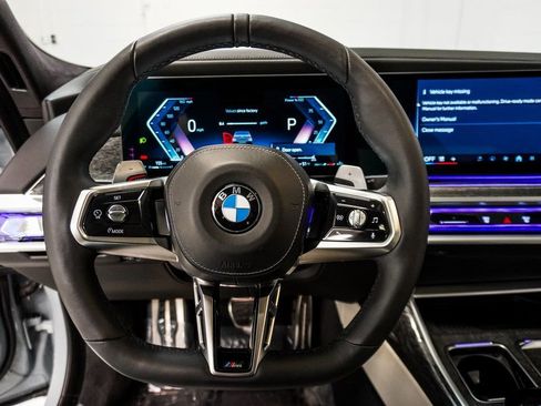 Used 2023 BMW 760i xDrive w/ Executive Package image 18