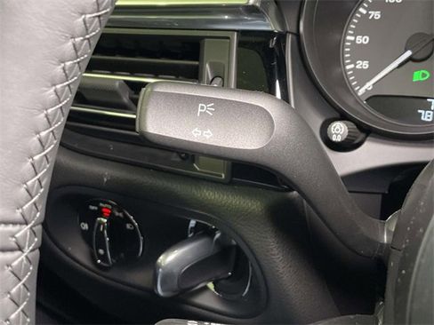 New 2026 Porsche Macan image 40