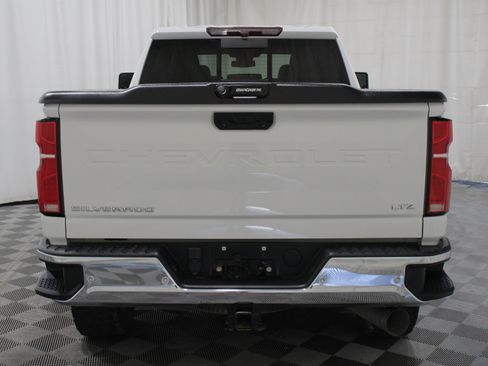 Used 2024 Chevrolet Silverado 2500 LTZ w/ LTZ Convenience Package AWD/4WD image 32