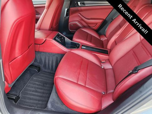 Used 2020 Porsche Panamera GTS image 30