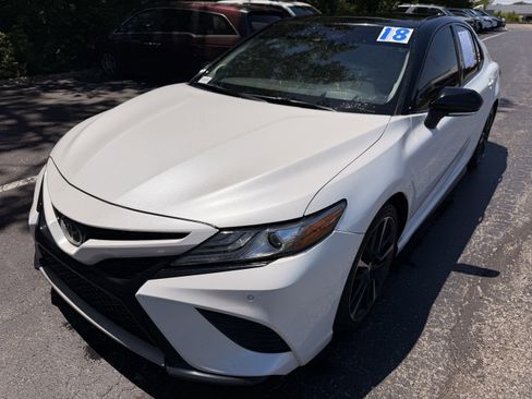 Used 2018 Toyota Camry XSE FWD image 7