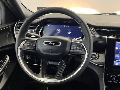 Certified 2023 Jeep Grand Cherokee Altitude image 22