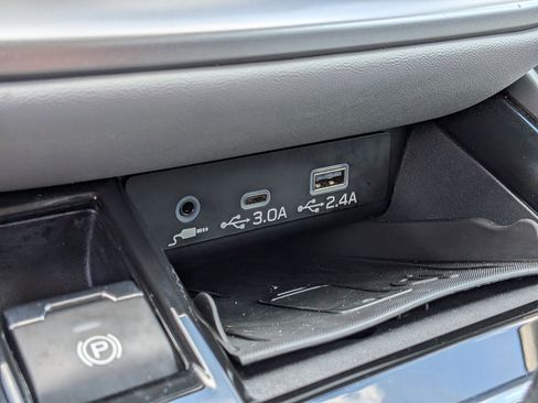 Certified 2025 Subaru Outback Limited AWD/4WD image 32