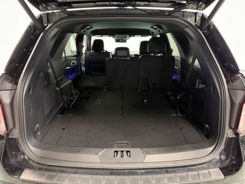 Used 2025 Ford Explorer ST-Line w/ Premium Package image 26