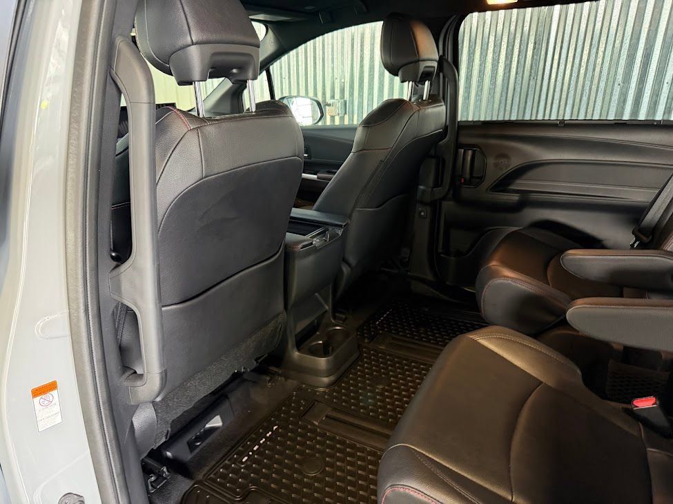 Used 2025 Toyota Sienna XSE AWD/4WD image 16