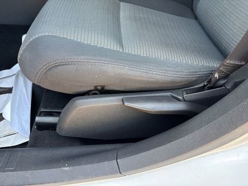 Used 2009 Dodge Caliber SXT FWD image 12