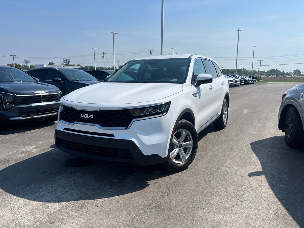 Certified 2023 Kia Sorento LX AWD/4WD image 8
