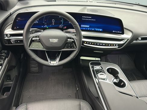 Used 2024 Cadillac Lyriq Luxury AWD/4WD image 10