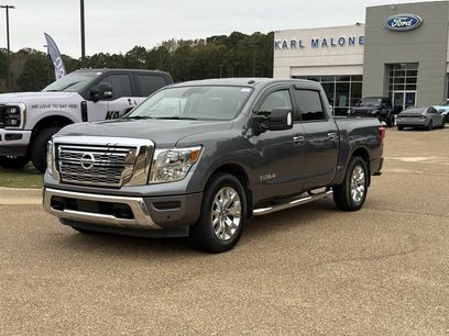 Used 2021 Nissan Titan SV w/ SV Convenience Package